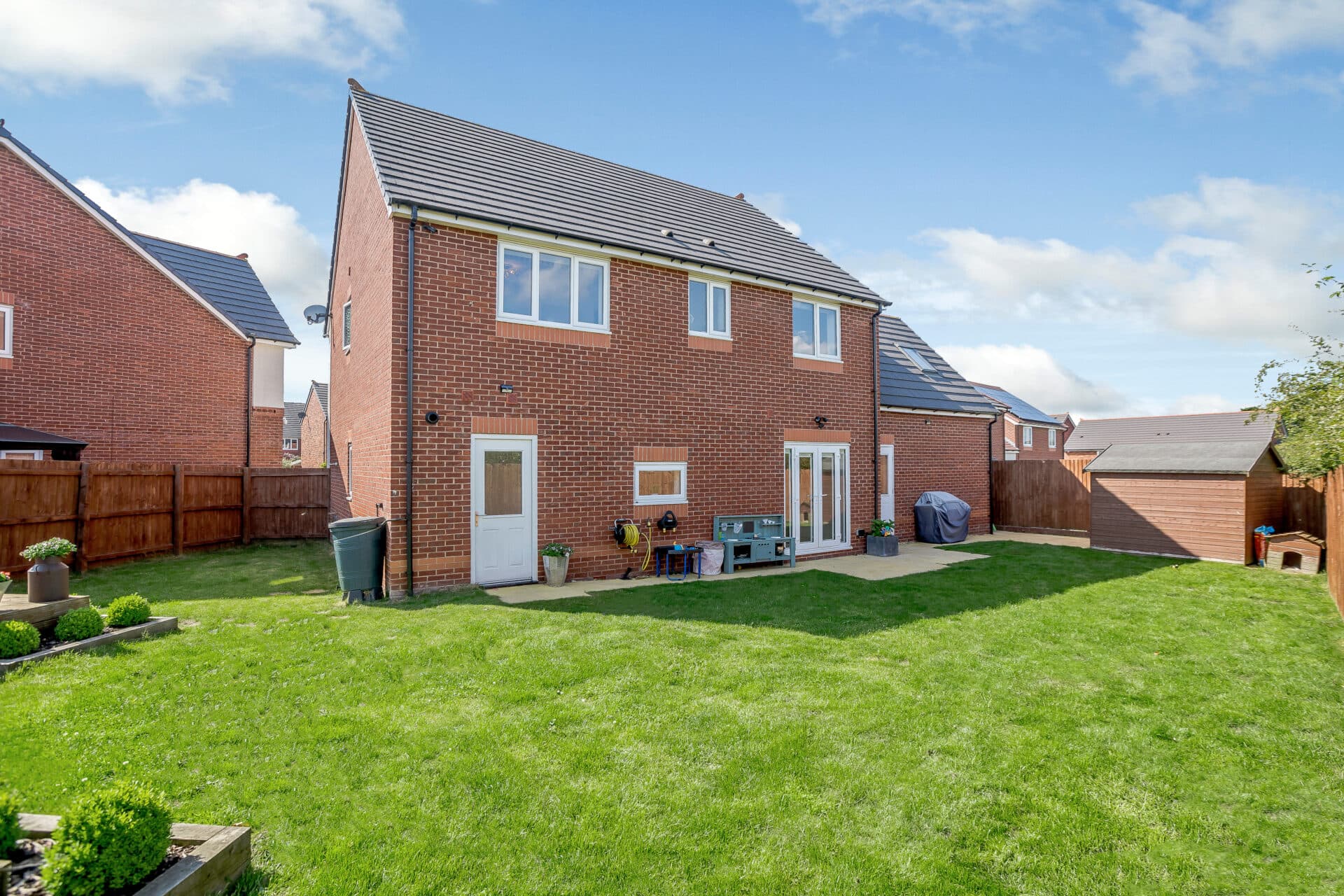 Lion Court, Penymynydd, CH4