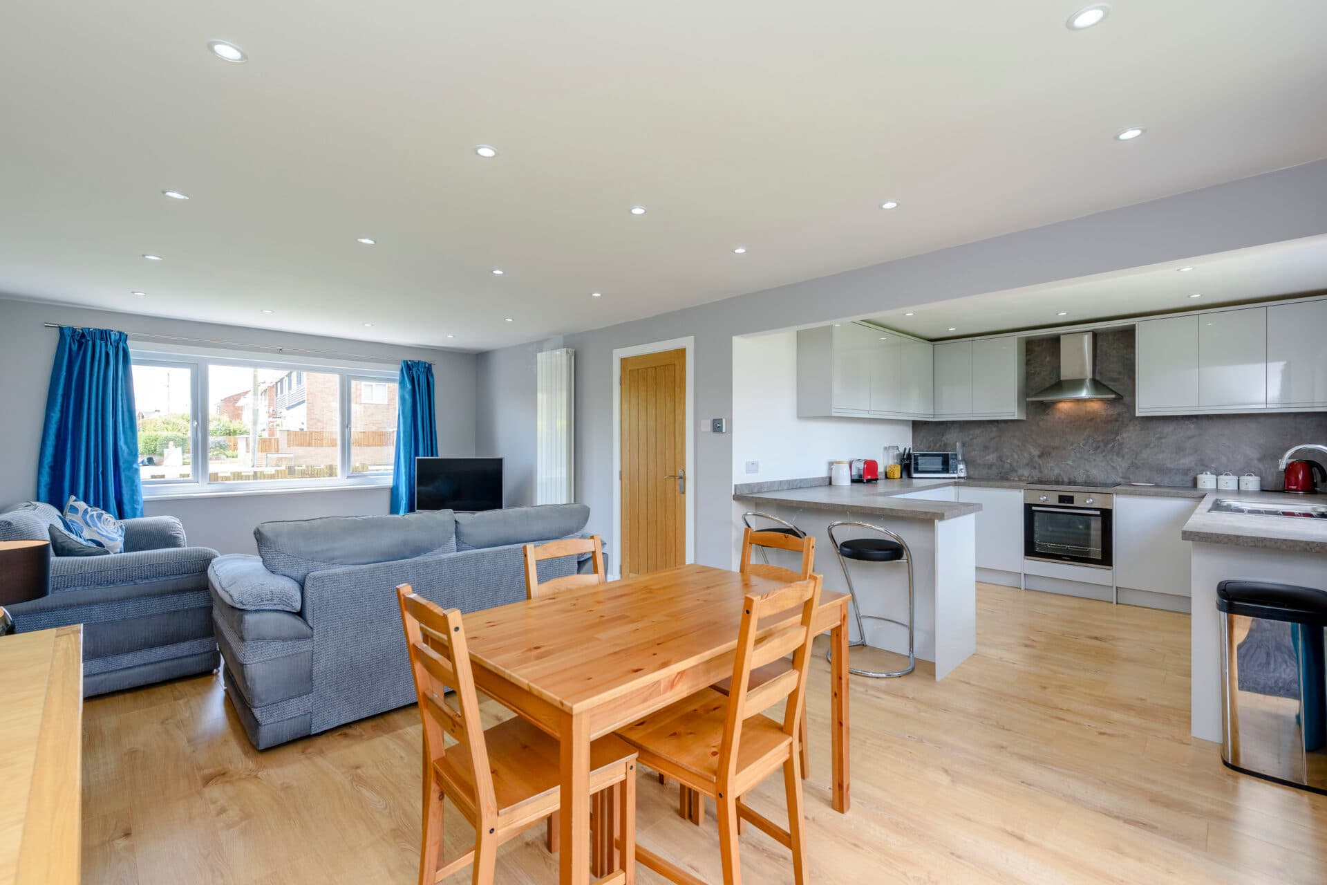 Bretton Drive, Broughton, CH4