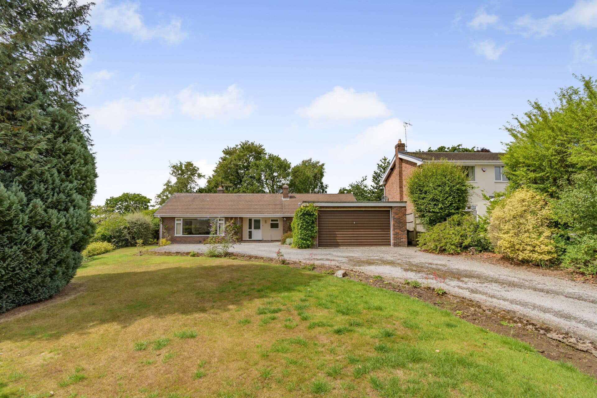 Willow Hayes, Ashton Hayes, CH3