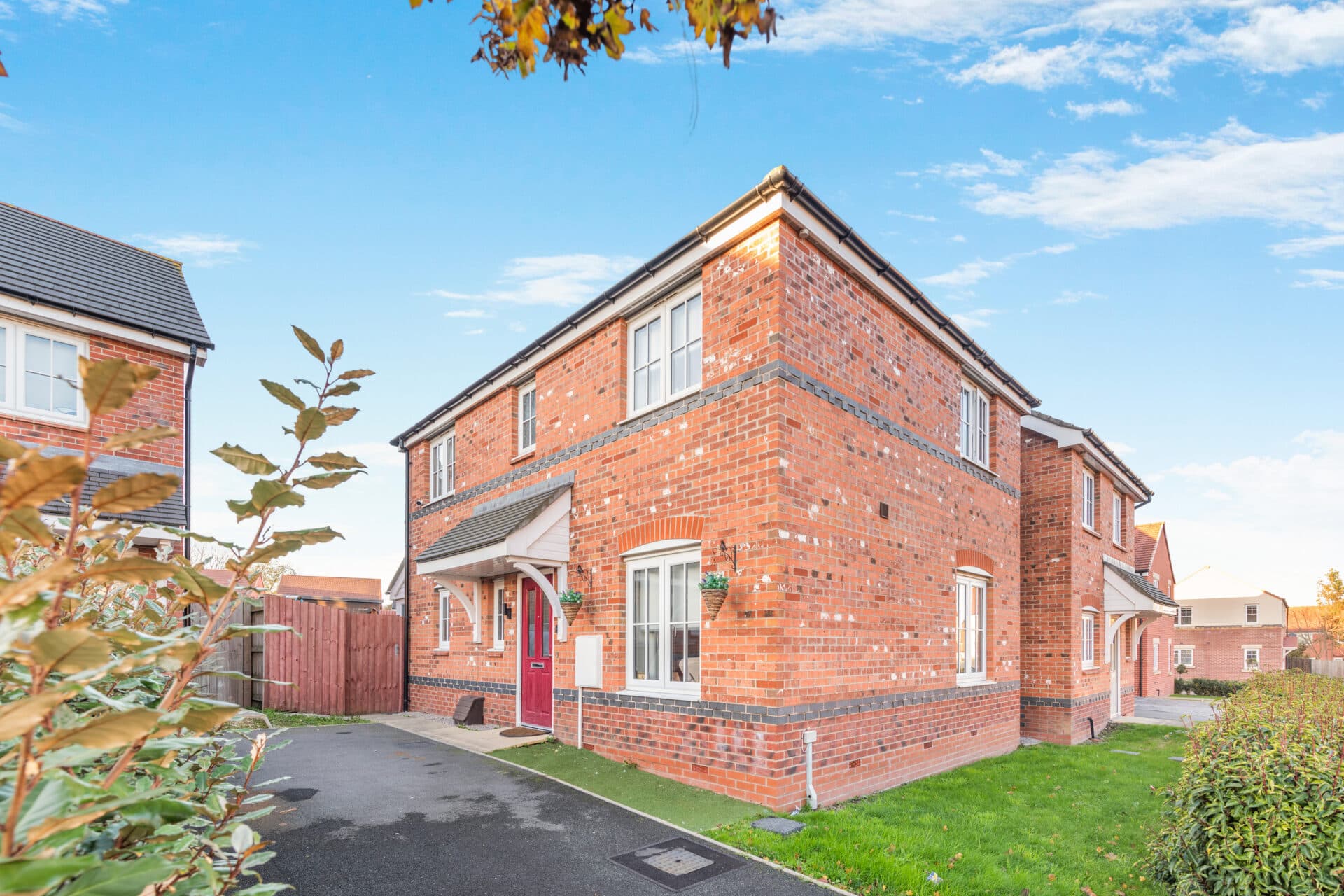 Rhodfa Caradog, Oakenholt, CH6