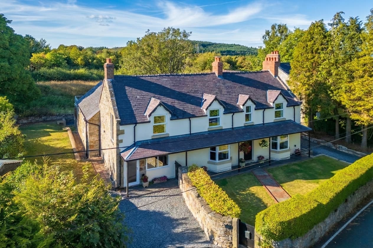 Cefn Road, Bwlchgwyn, LL11