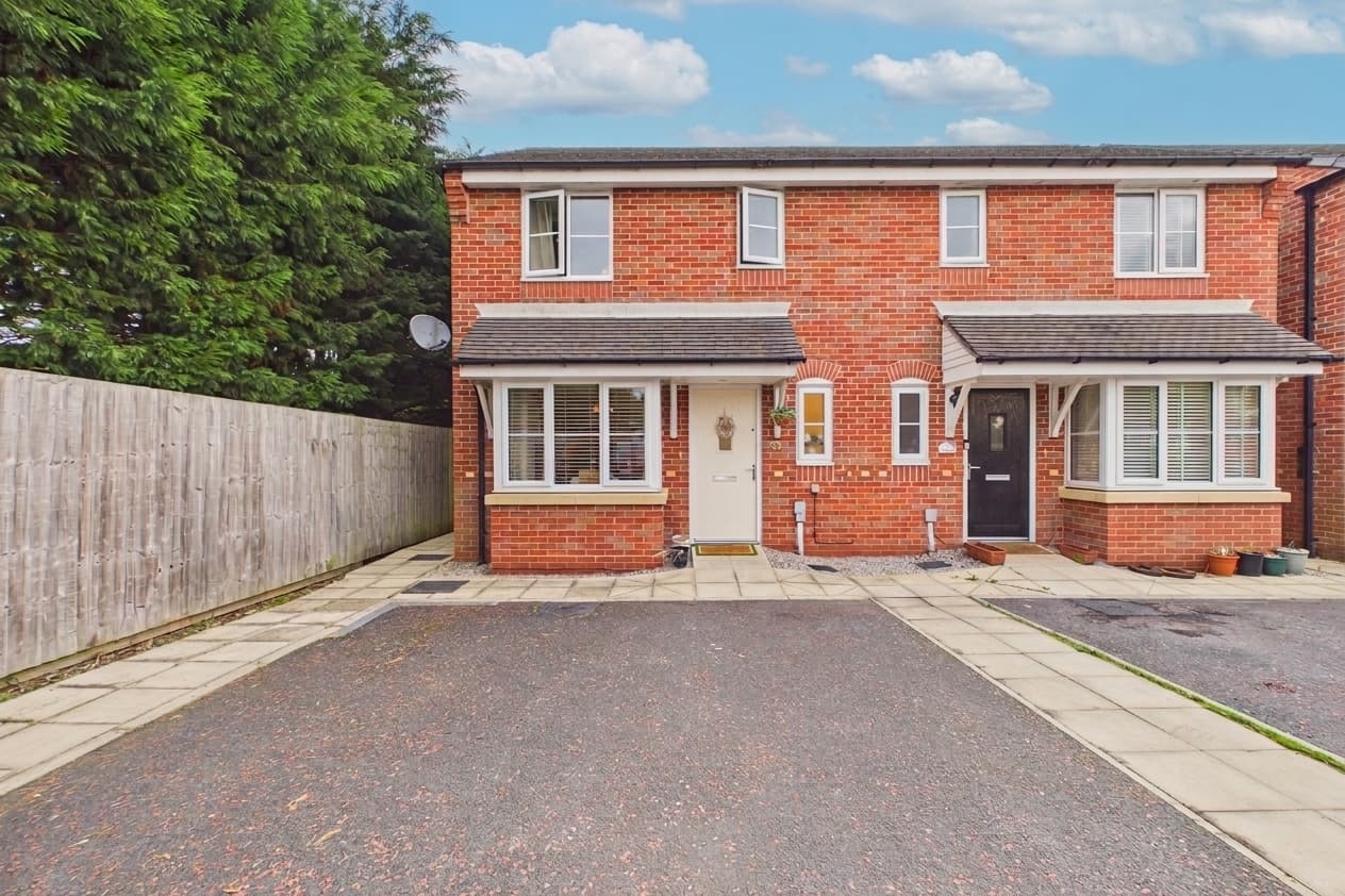 Harbridge Road, Broughton, CH4